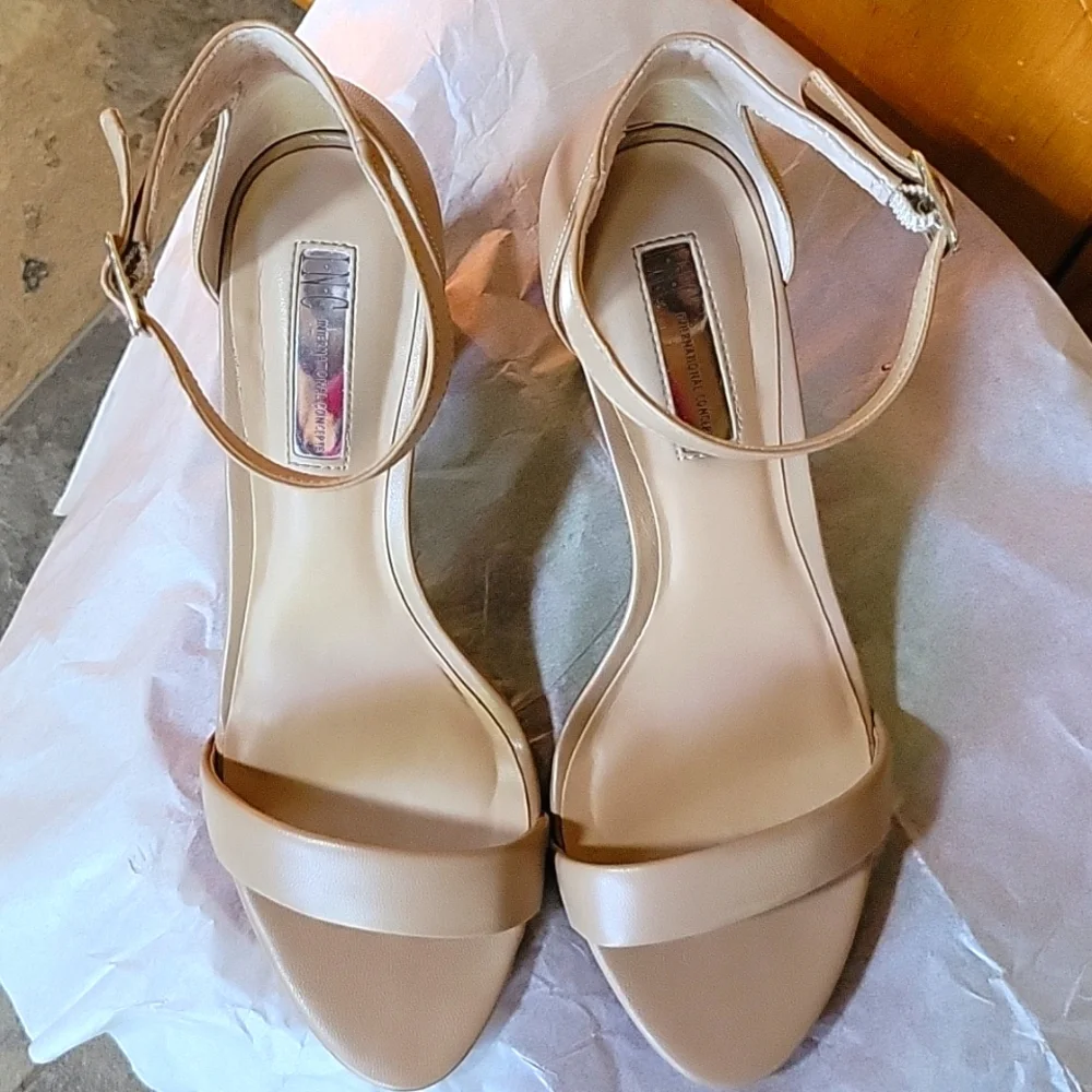INC International Concepts Tan Block Heel Sandals - Picture 4 of 7